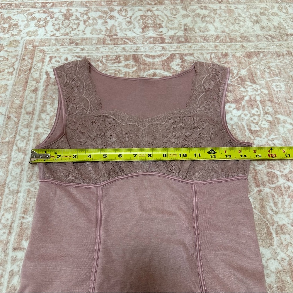 Lavender Lace Shapewear Compression Tank Top - Picture 9 of 11